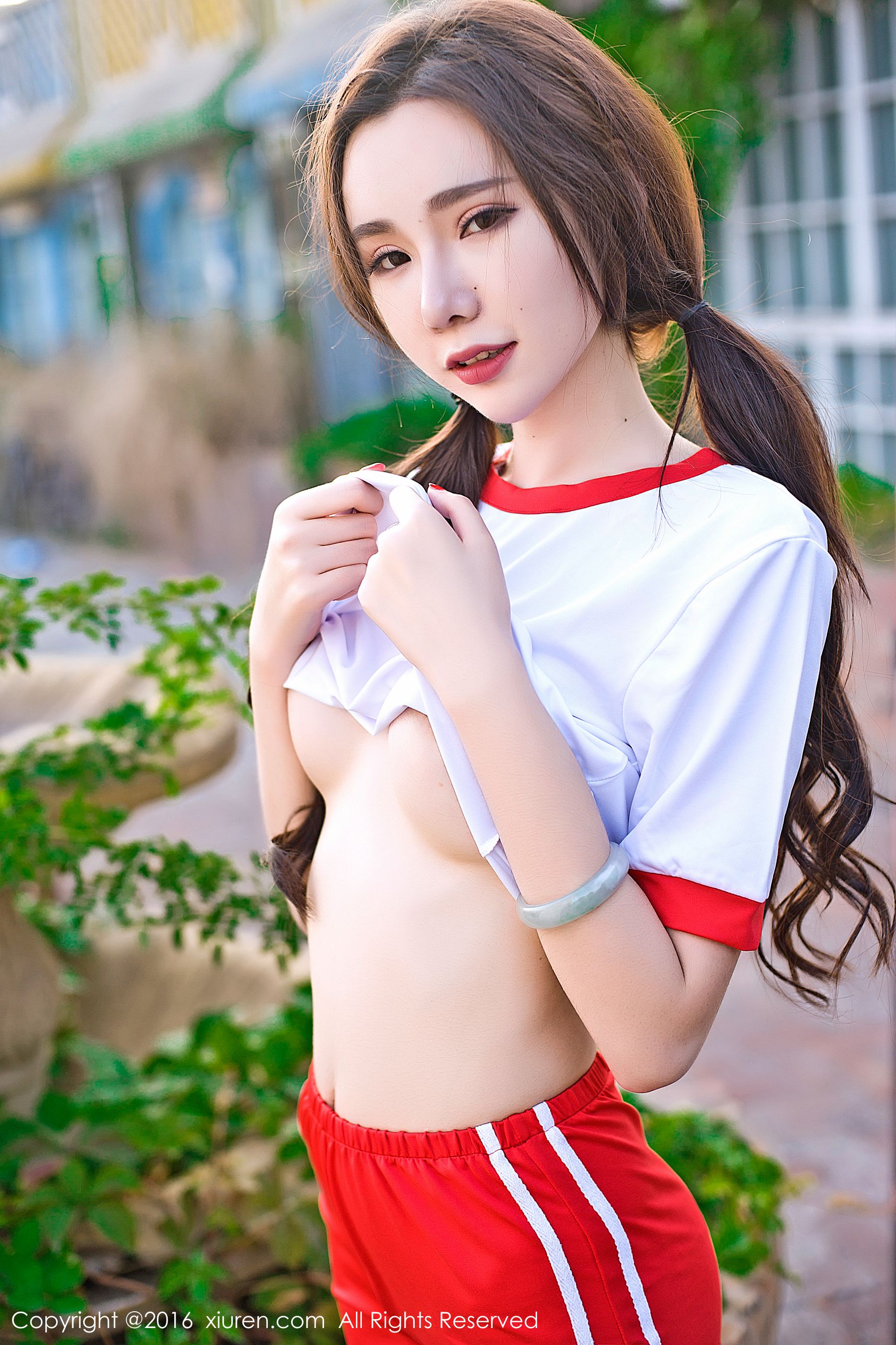 萌琪琪Irene《如同妖孽般的美女》 [秀人网XiuRen] No.669 写真集(48)