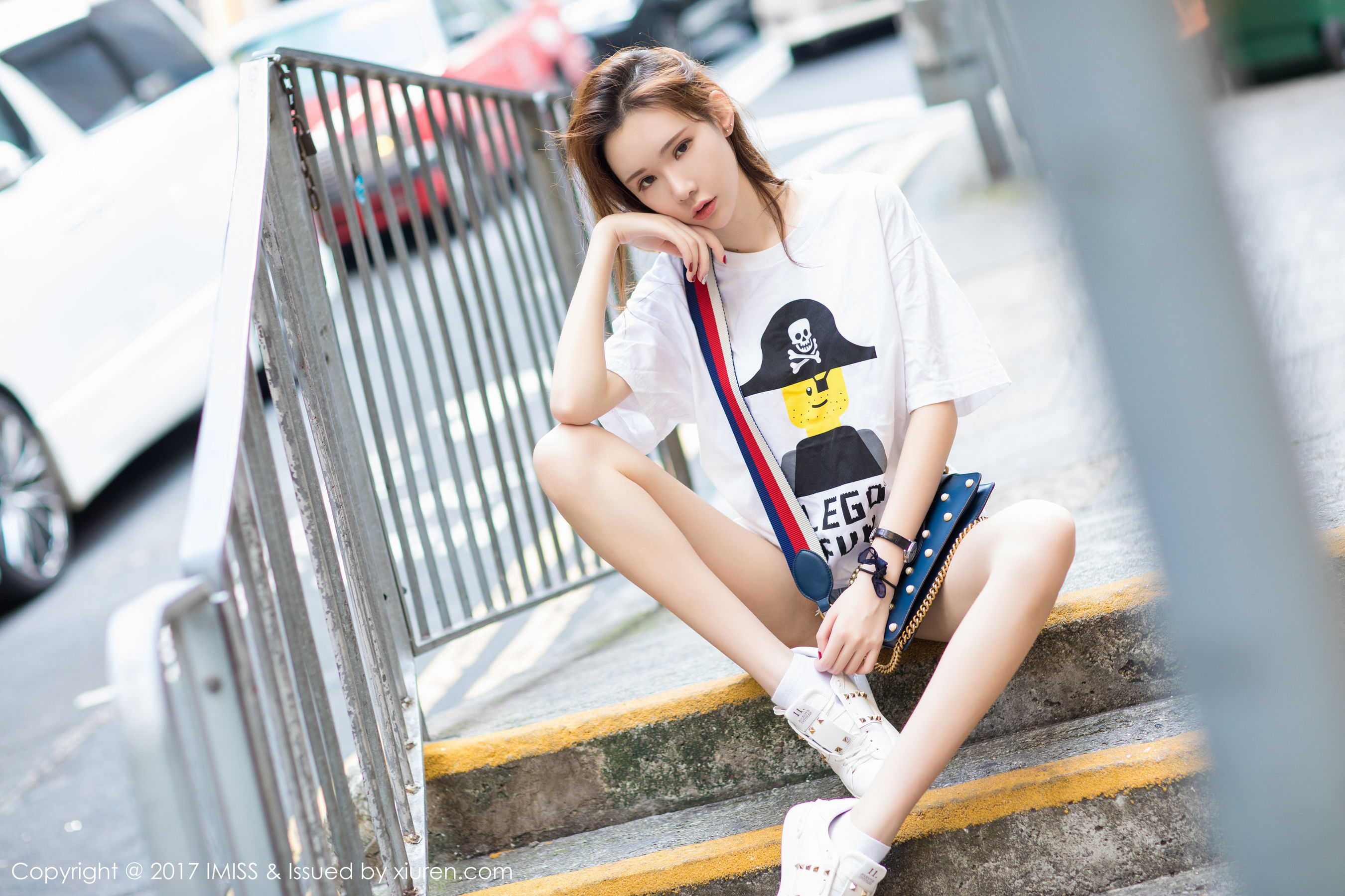 萌琪琪Irene《黑丝美腿+街拍OL萌软妹》 [爱蜜社IMiss] VOL.199 写真集(62)