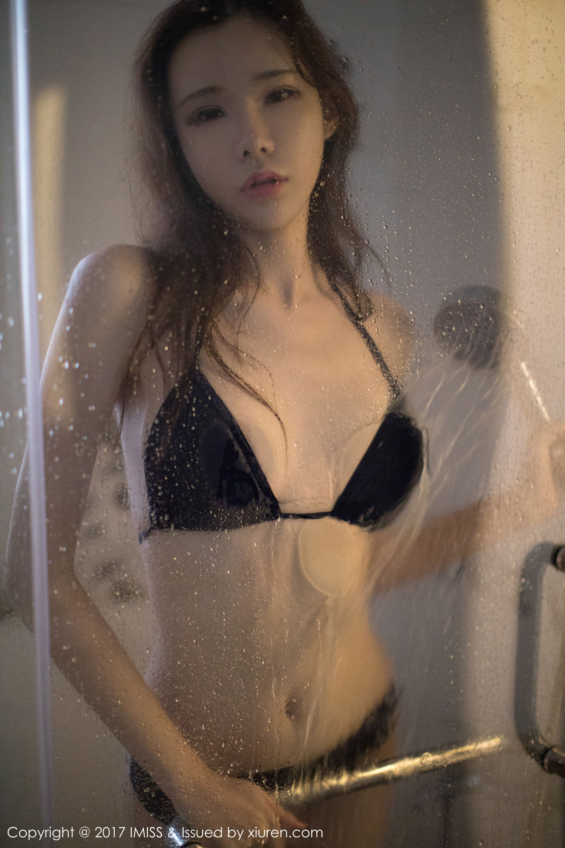 萌琪琪Irene《泳池湿身》 [爱蜜社IMiss] VOL.205 写真集(29)