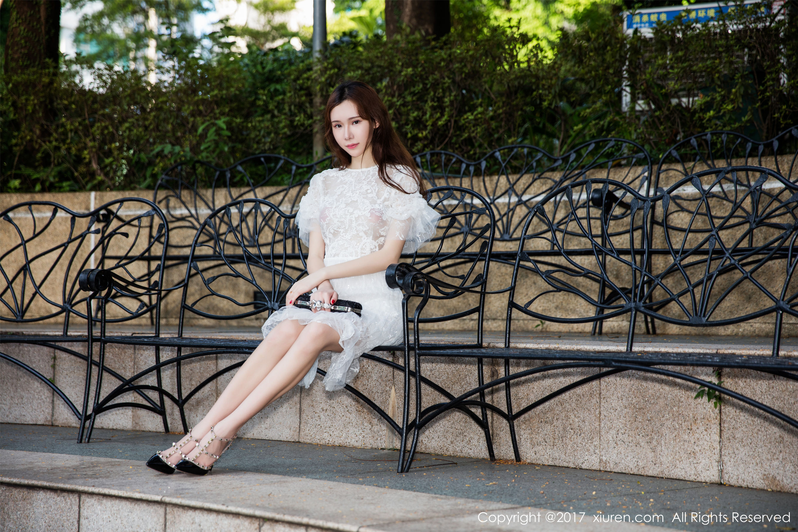 萌琪琪Irene《泳池系列》 [秀人XIUREN] NO.826 写真集(32)
