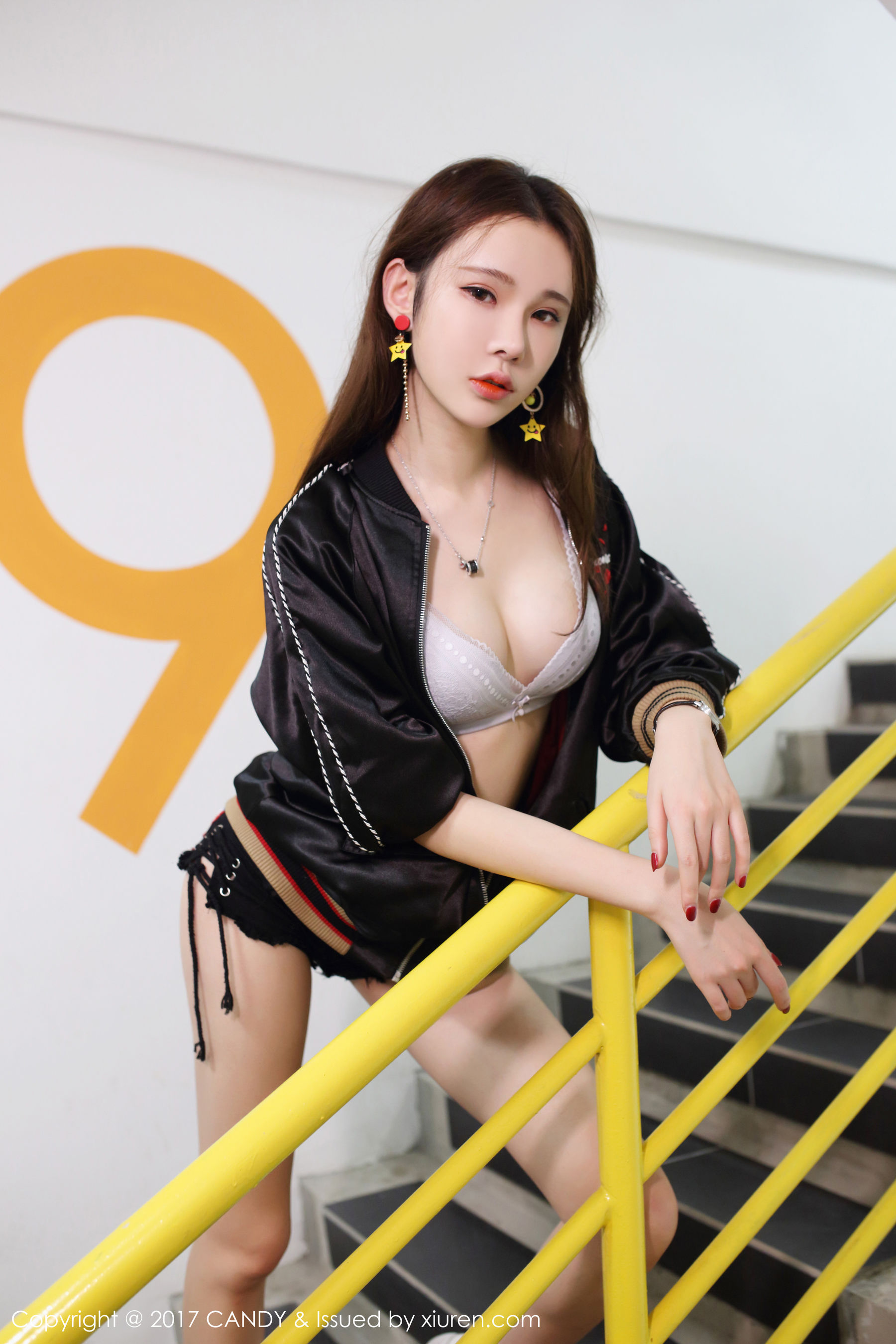 萌琪琪Irene《运动装+白色比基尼》 [网红馆CANDY] VOL.044 写真集(19)